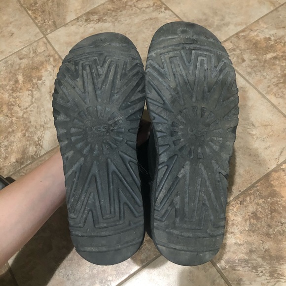 UGG Boots - Picture 4 of 4